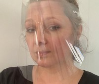 Защитный экран для лица из пластика фото